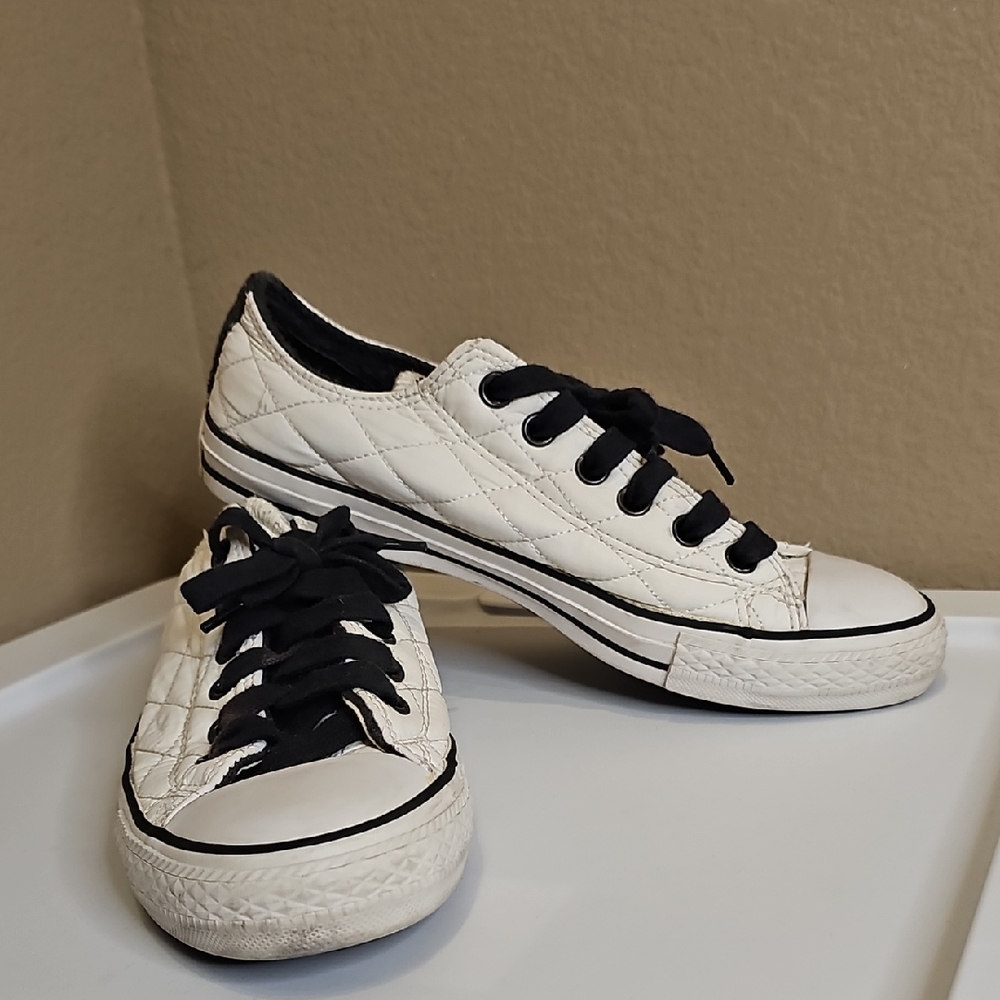 Converse Chuck Taylor All Star Ox Quilted White Sneakers Size Mens 6.5 Women 8.5
